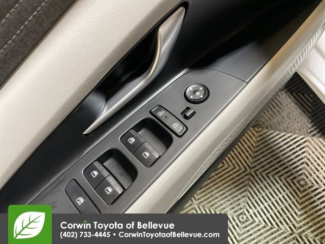 Used 2024 Hyundai Elantra Limited image 11