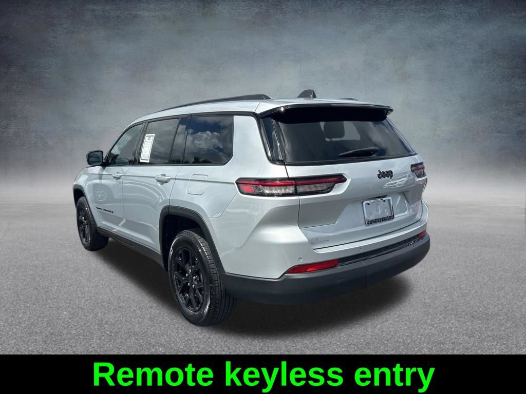 Used 2025 Jeep Grand Cherokee L Altitude RWD image 7