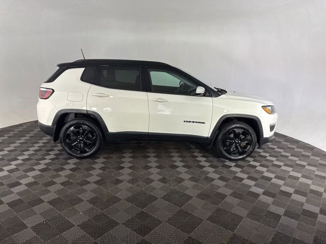 Used 2018 Jeep Compass Latitude w/ Popular Equipment Group AWD/4WD image 4