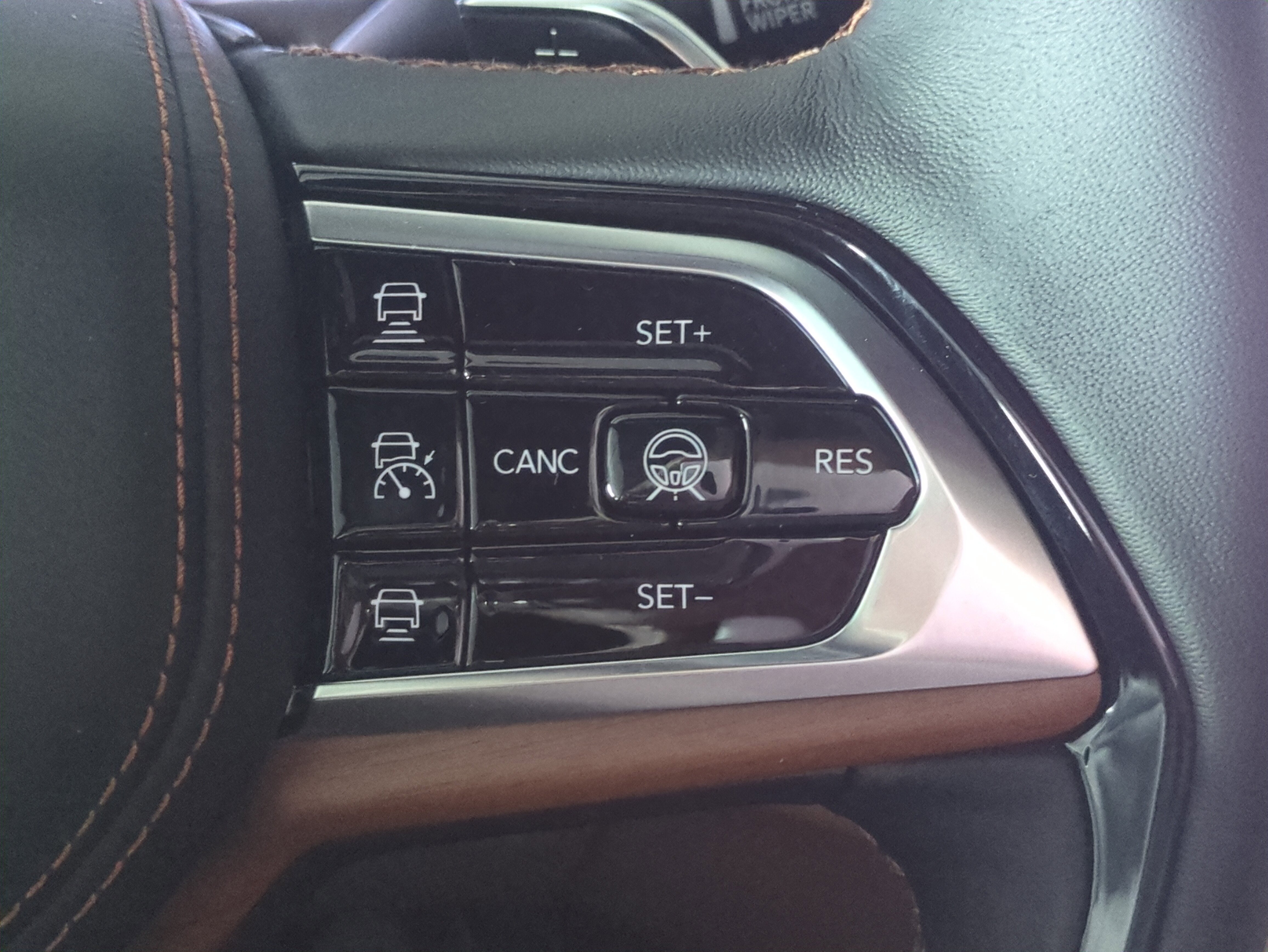 New 2025 Jeep Grand Cherokee Summit AWD/4WD image 28