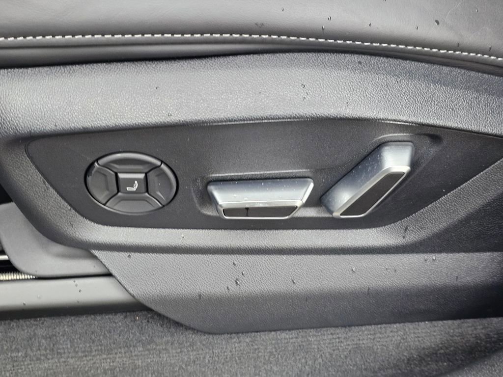 Used 2025 Audi SQ7 Prestige AWD/4WD image 24
