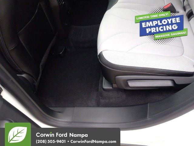 New 2025 Ford Escape SE w/ PHEV Premium Package FWD image 29