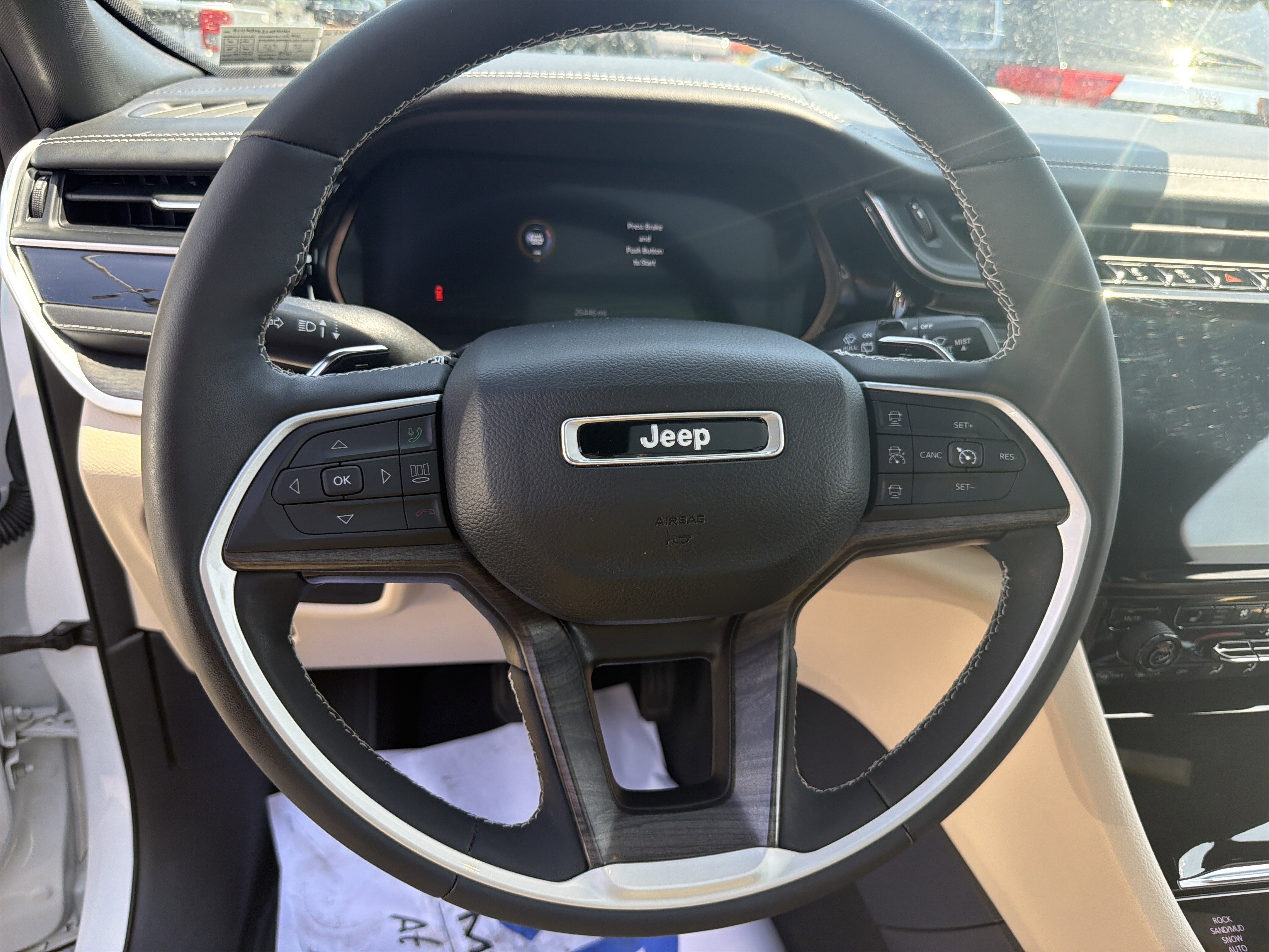 Certified 2022 Jeep Grand Cherokee Limited 4xe w/ Luxury Tech Group II AWD/4WD image 19