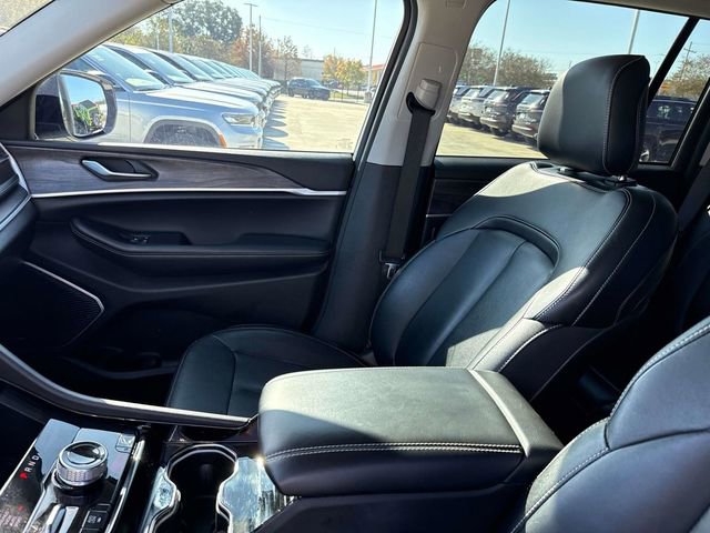 Used 2023 Jeep Grand Cherokee 4WD 4xe image 18