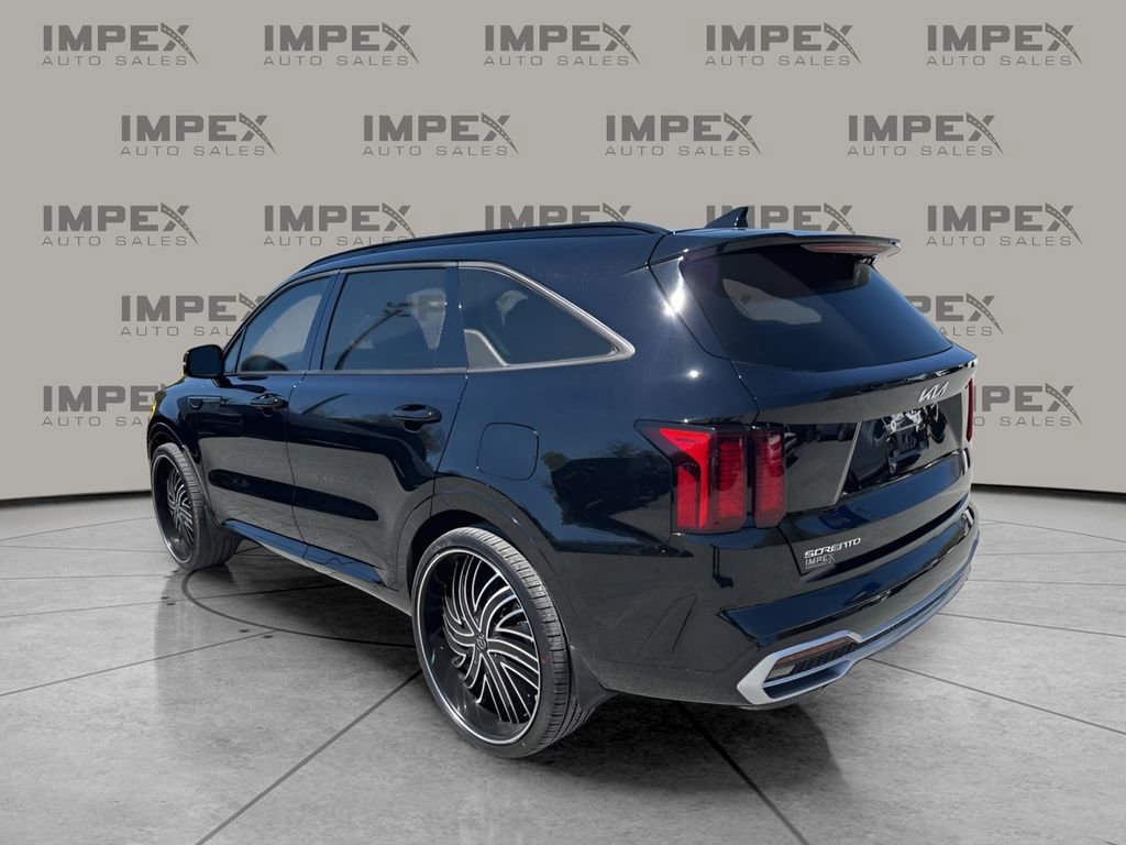 Used 2023 Kia Sorento S w/ Panoramic Sunroof Package image 3