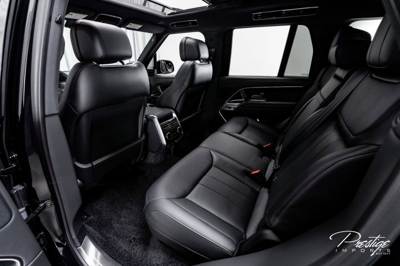 Used 2025 Land Rover Range Rover SE image 47