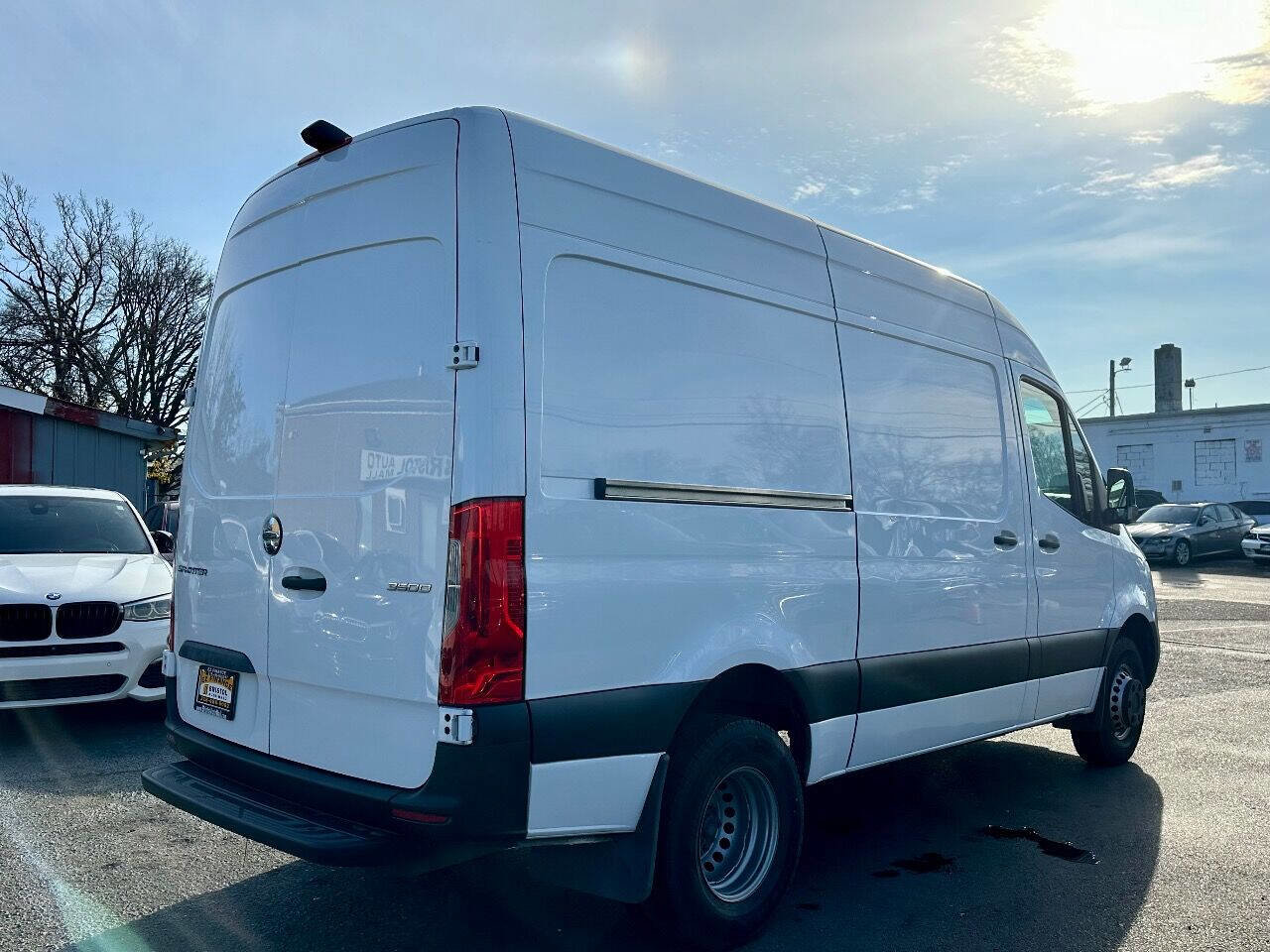 Used 2019 Freightliner Sprinter 3500 image 7
