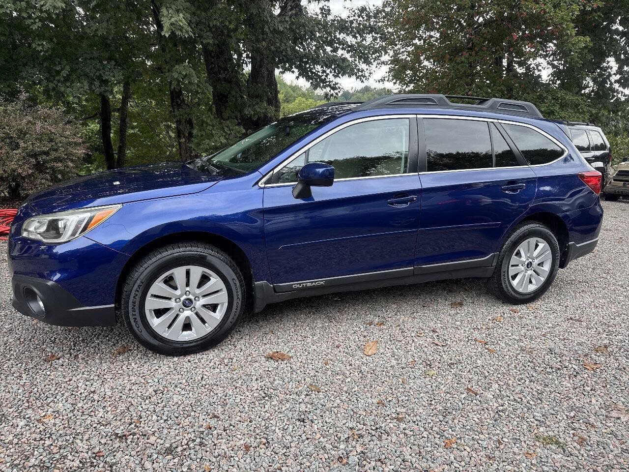 Used 2015 Subaru Outback 2.5i Premium AWD/4WD image 2
