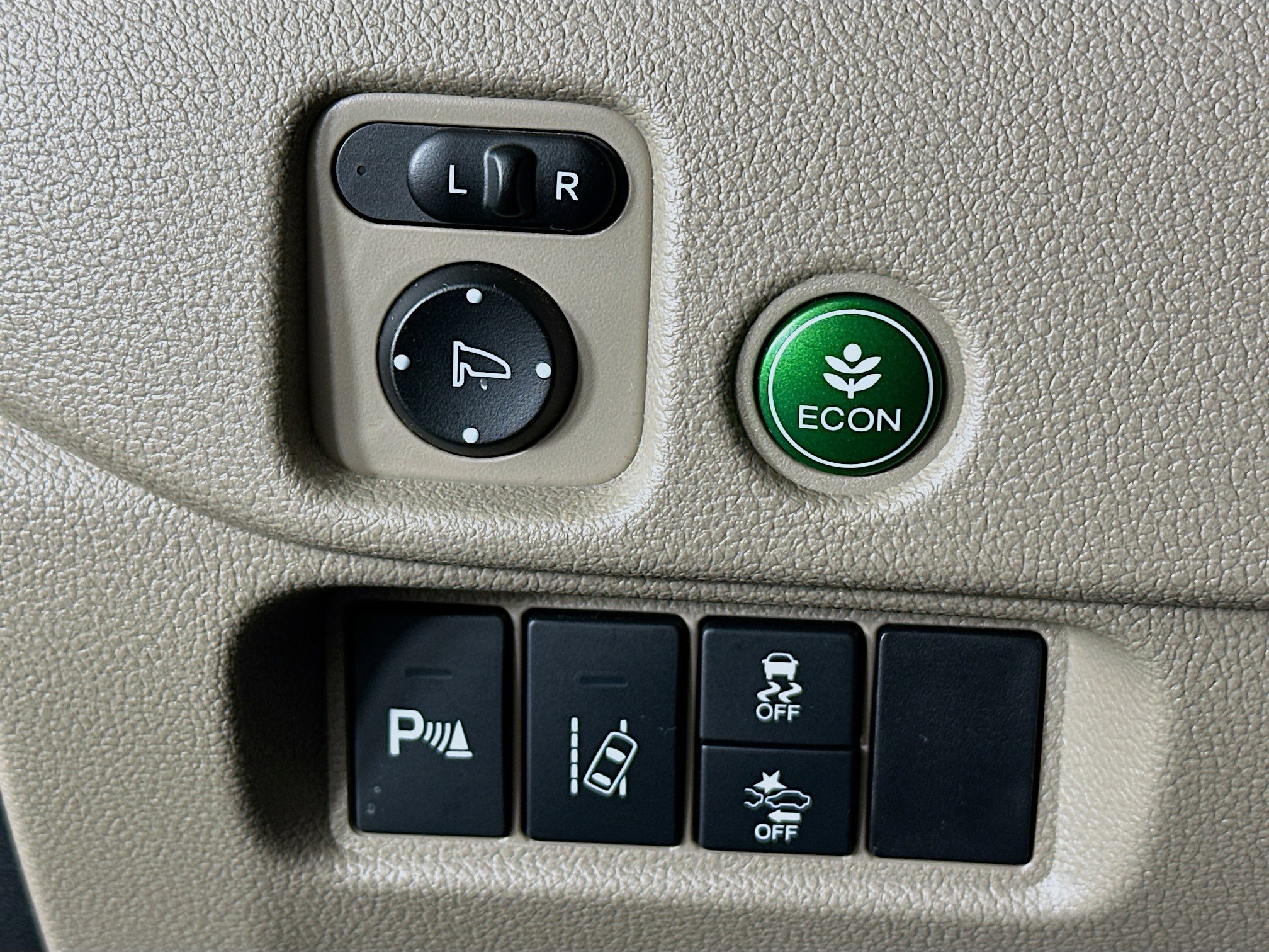 Used 2017 Honda Pilot Touring image 16