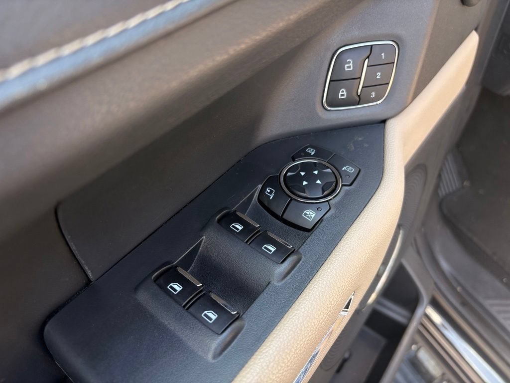 Used 2024 Ford Expedition Limited AWD/4WD image 12