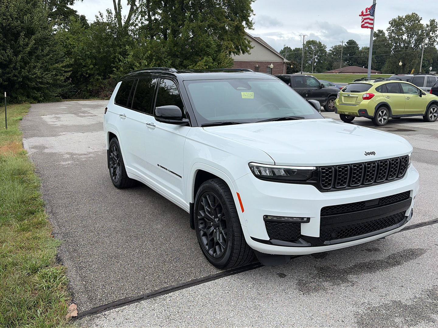 Used 2025 Jeep Grand Cherokee L Summit w/ Advanced Protech Group IV AWD/4WD image 7