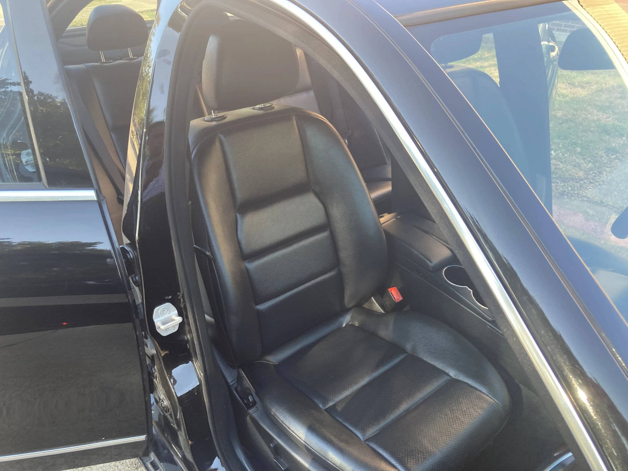 Used 2014 Mercedes-Benz C 250 Sedan w/ Premium 1 Package image 38