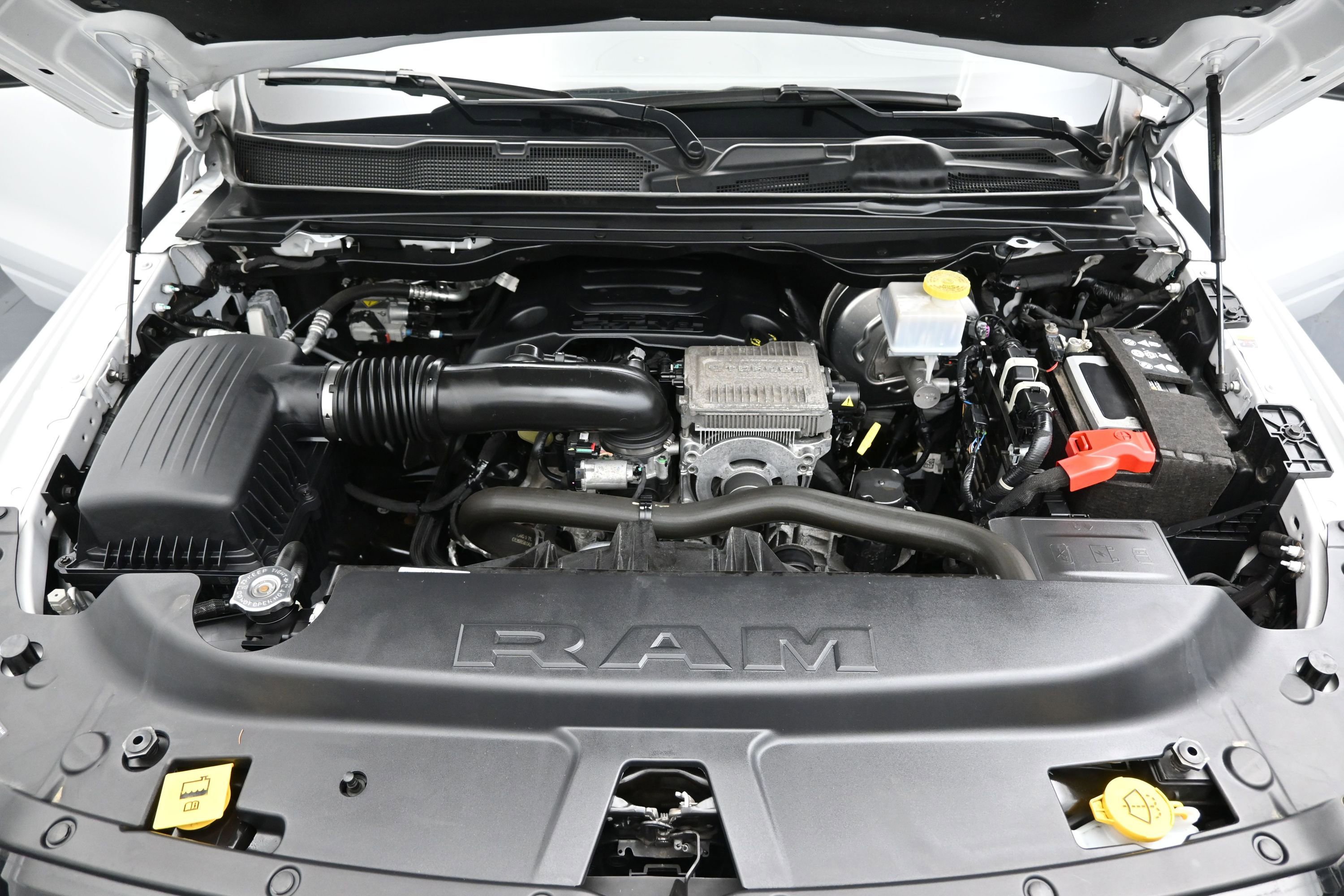 Used 2023 RAM 1500 Laramie AWD/4WD image 8