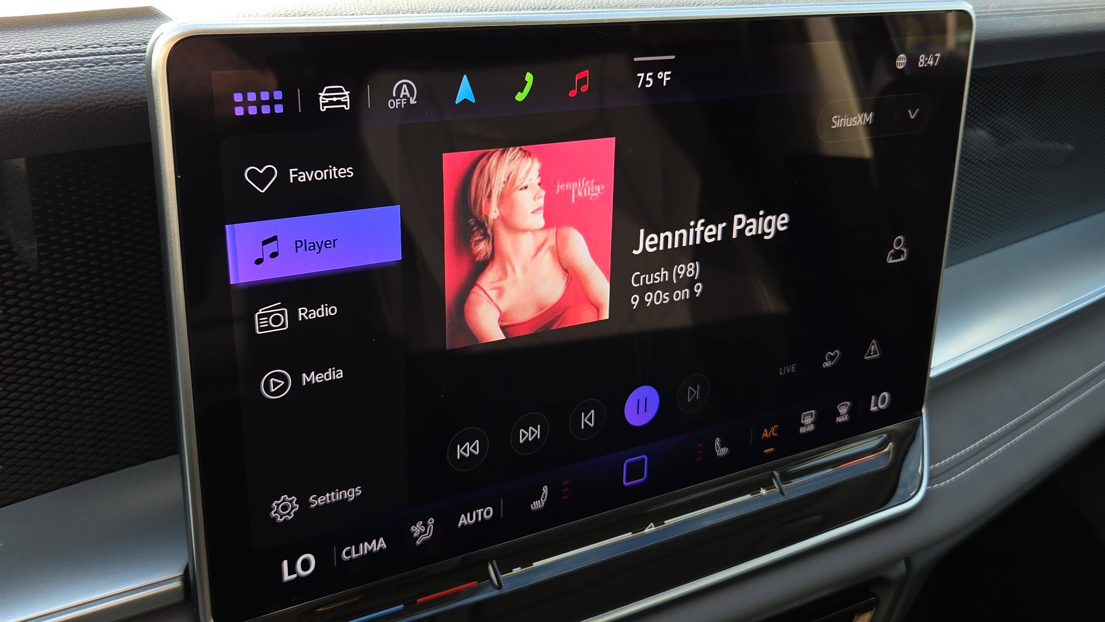 Used 2025 Volkswagen Tiguan SE image 23