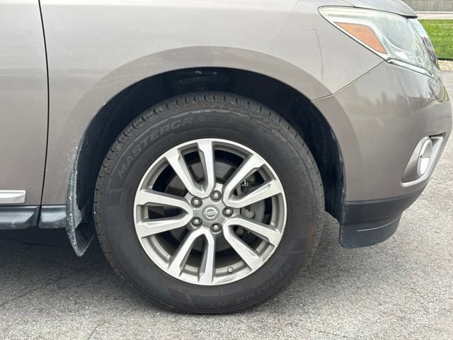 Used 2014 Nissan Pathfinder SL w/ SL Premium Package AWD/4WD image 19