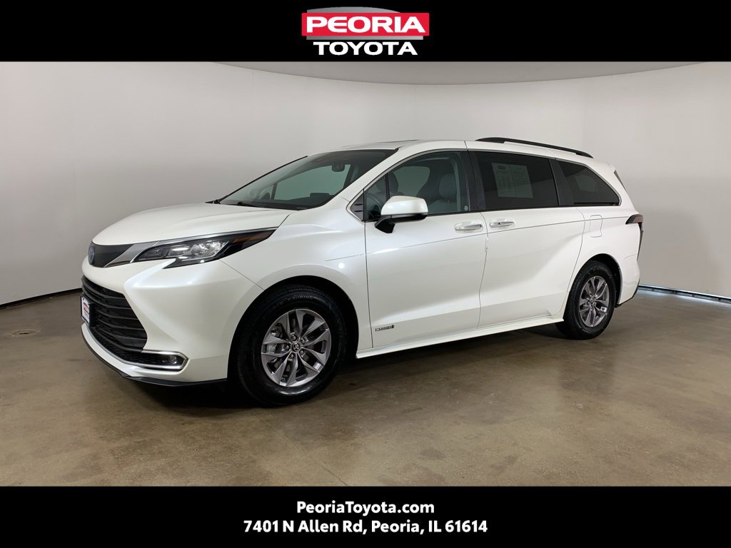 Used 2021 Toyota Sienna XLE w/ XLE Plus Package image 1