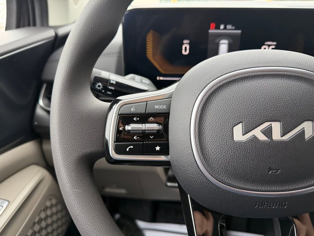 New 2026 Kia Carnival LX FWD image 35