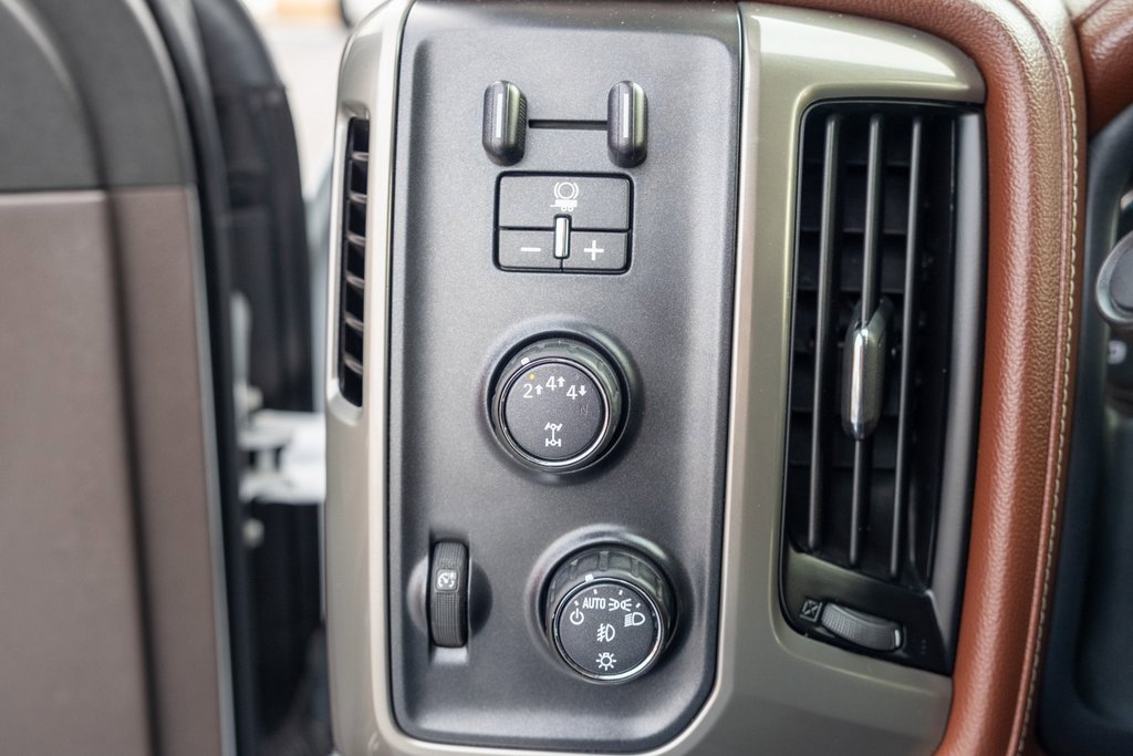 Used 2017 Chevrolet Silverado 2500 High Country w/ Duramax Plus Package image 30