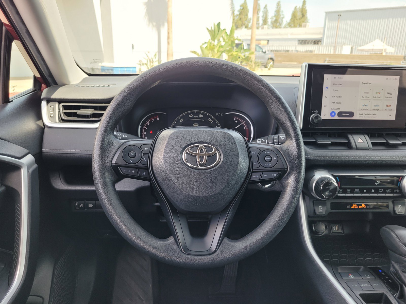 Used 2023 Toyota RAV4 XLE FWD image 15