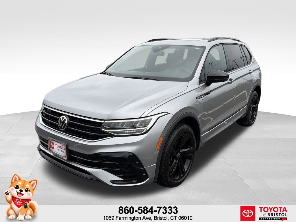 Used 2023 Volkswagen Tiguan SE R-Line AWD/4WD image 2