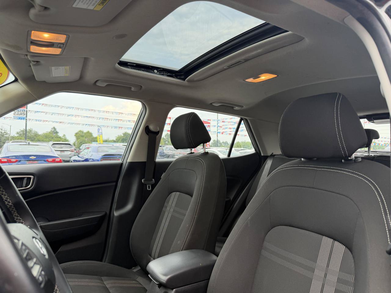 Used 2022 Hyundai Venue SEL w/ Cargo Package FWD image 15
