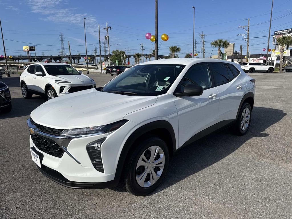 Certified 2024 Chevrolet Trax LS image 3