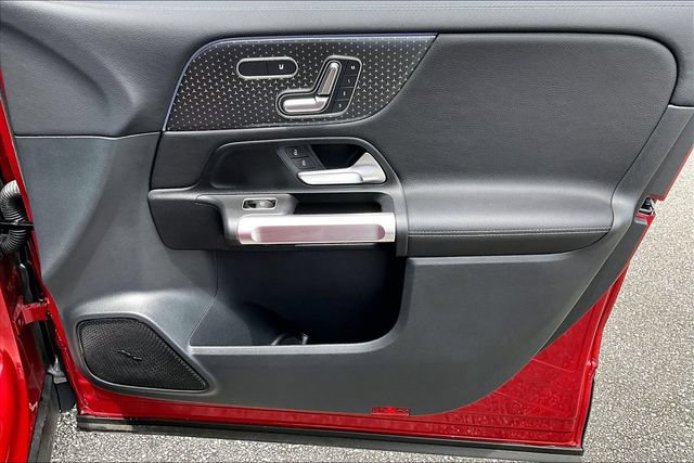Used 2025 Mercedes-Benz GLB 250 4MATIC image 28