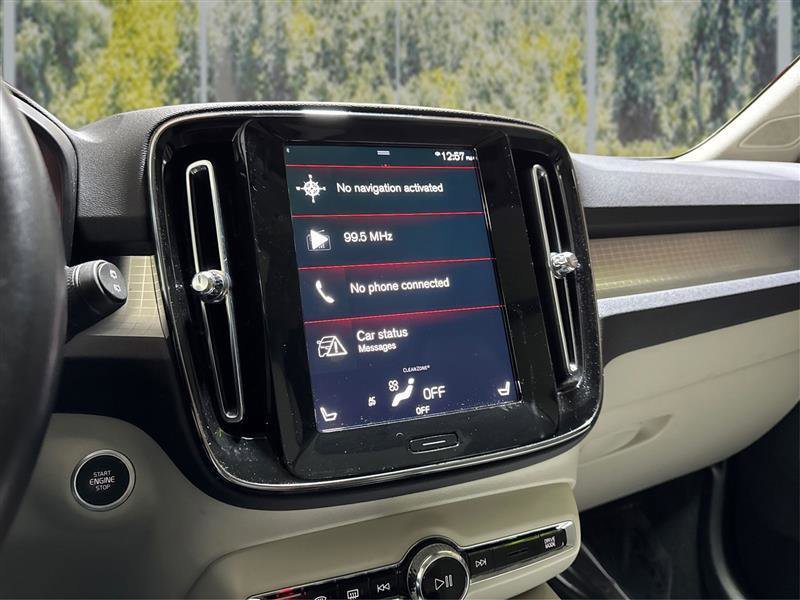 Used 2021 Volvo XC40 T5 Momentum image 14