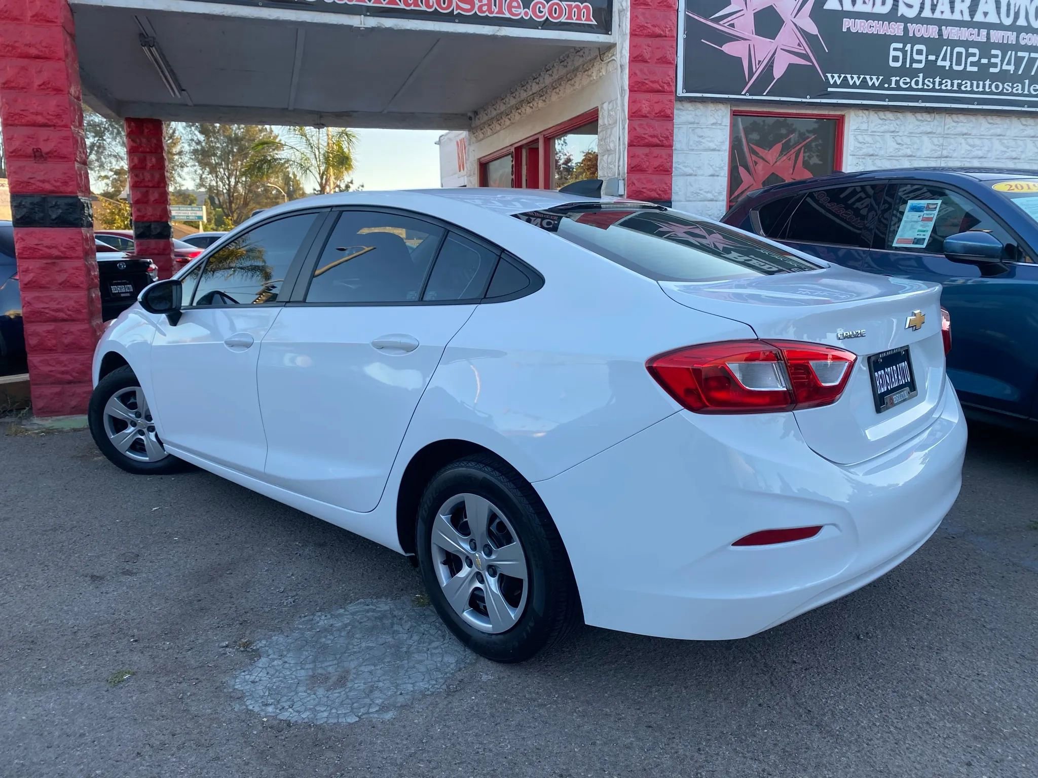 Used 2018 Chevrolet Cruze LS image 3