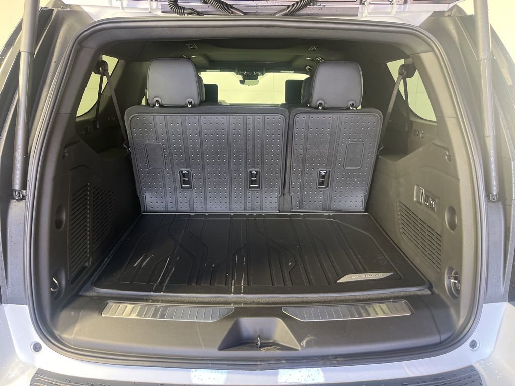 New 2026 Chevrolet Suburban Premier image 9