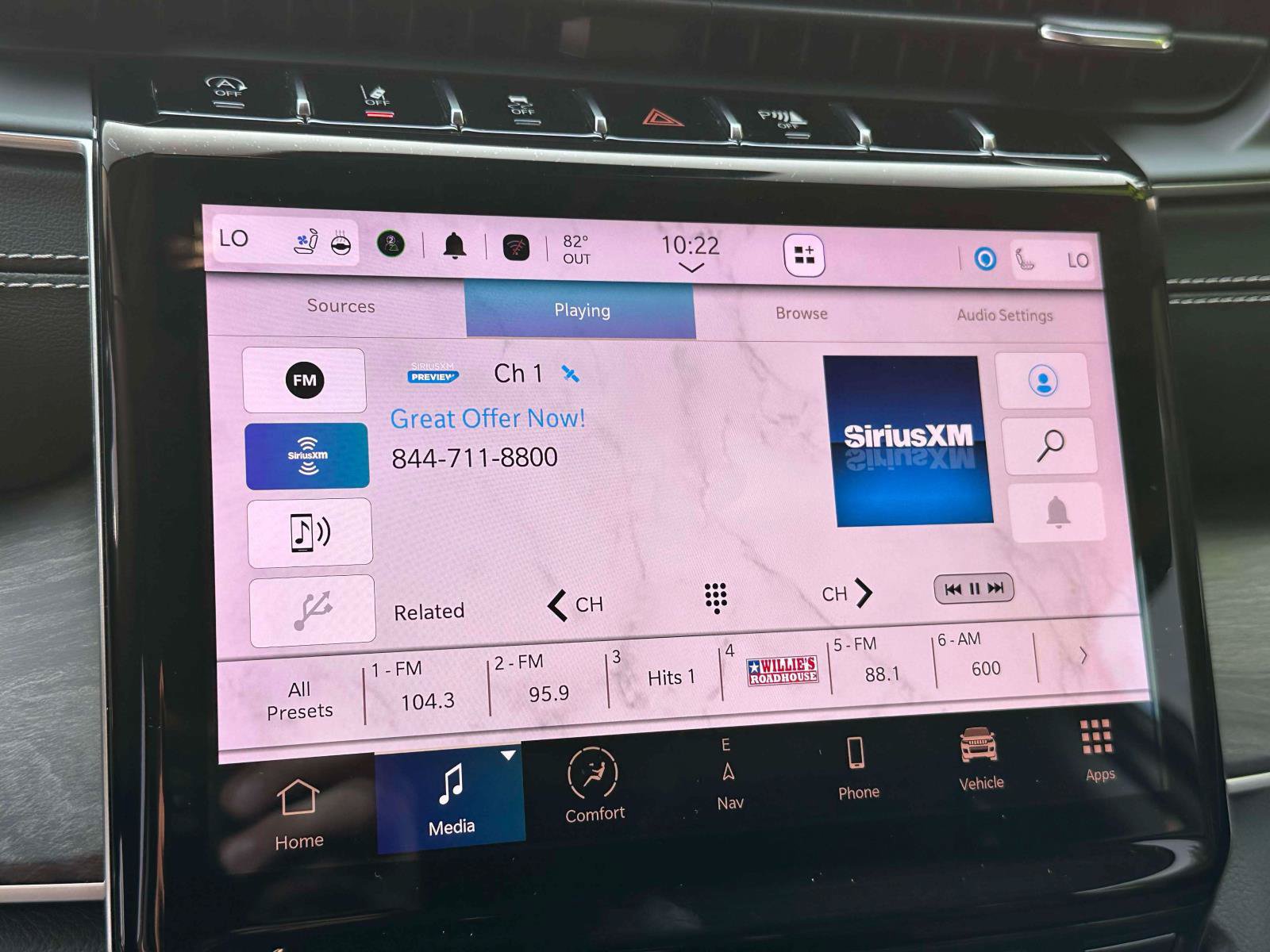 Used 2023 Jeep Grand Cherokee Limited w/ Luxury Tech Group II AWD/4WD image 26