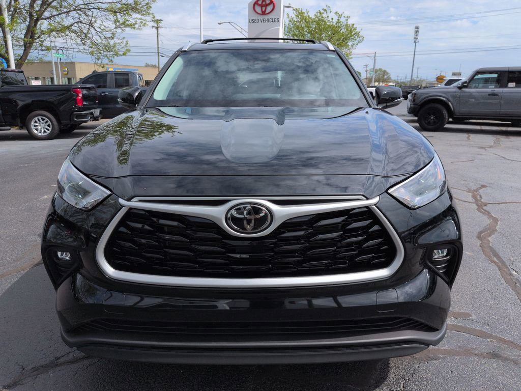 Used 2023 Toyota Highlander XLE image 8