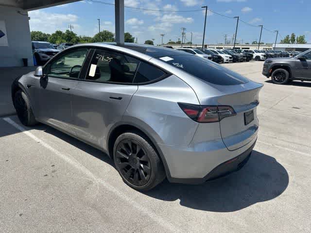 Used 2024 Tesla Model Y Long Range AWD/4WD image 13