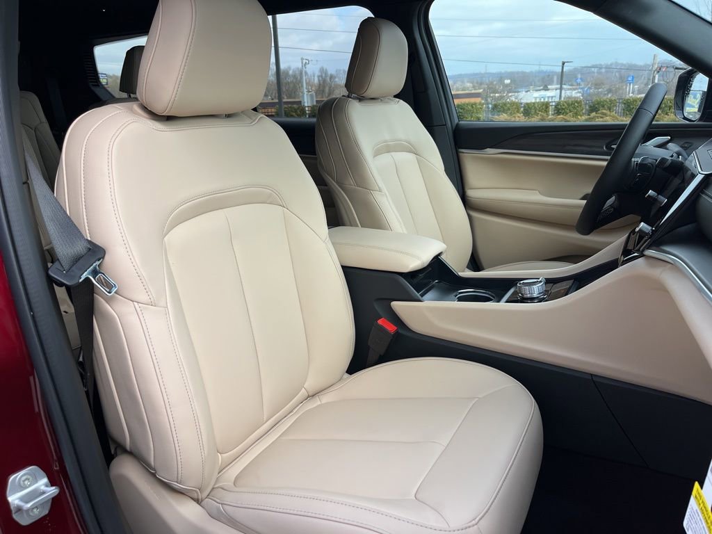 New 2026 Jeep Grand Cherokee L Limited image 30