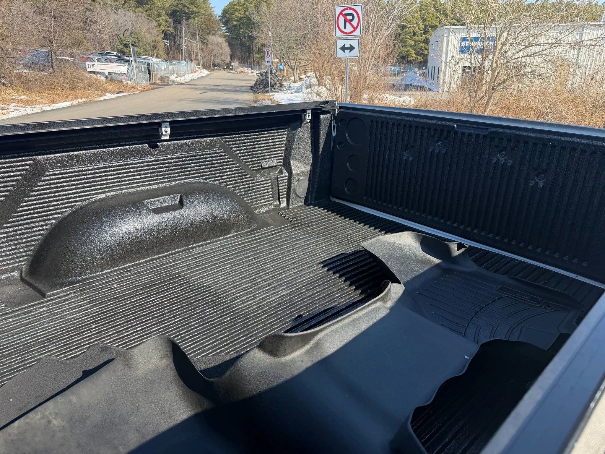 Used 2017 RAM 1500 Classic SLT AWD/4WD image 37