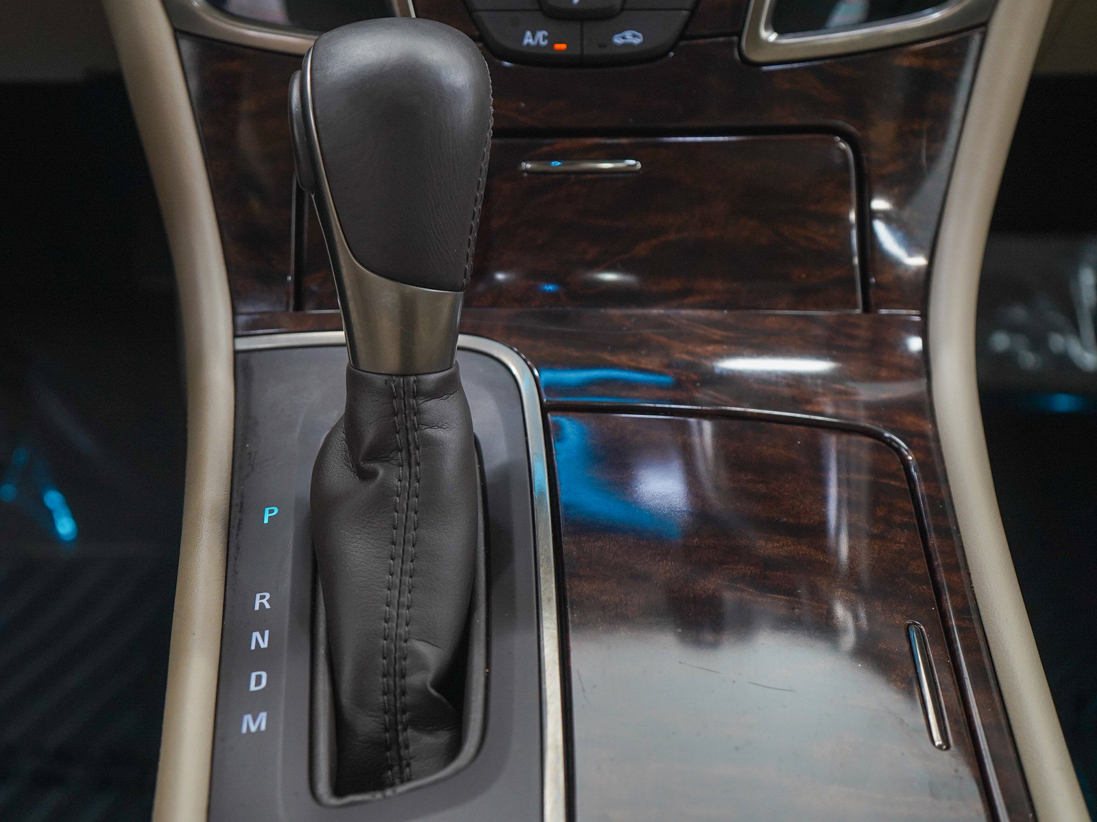 Used 2014 Buick LaCrosse Leather FWD image 18
