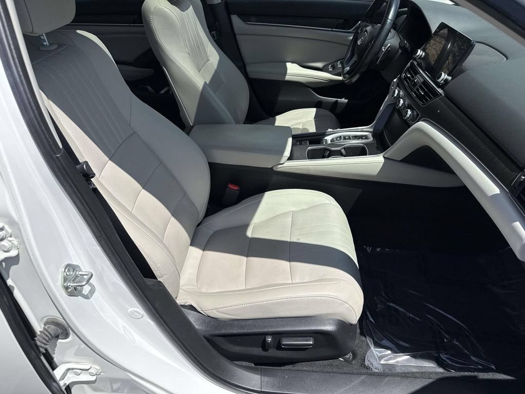 Used 2020 Honda Accord Touring image 7