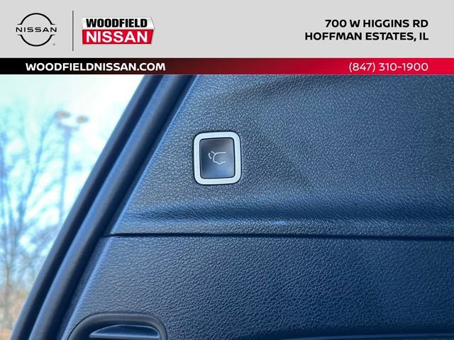 Used 2025 Chrysler Pacifica Select image 23