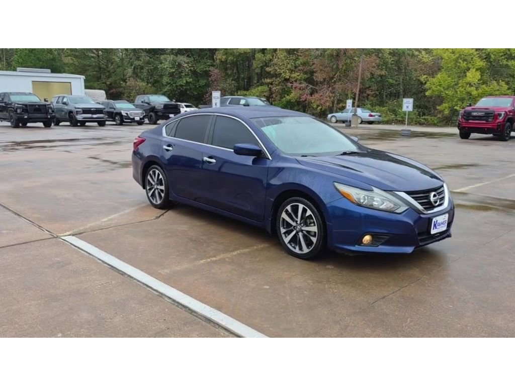 Used 2017 Nissan Altima 2.5 SR image 2