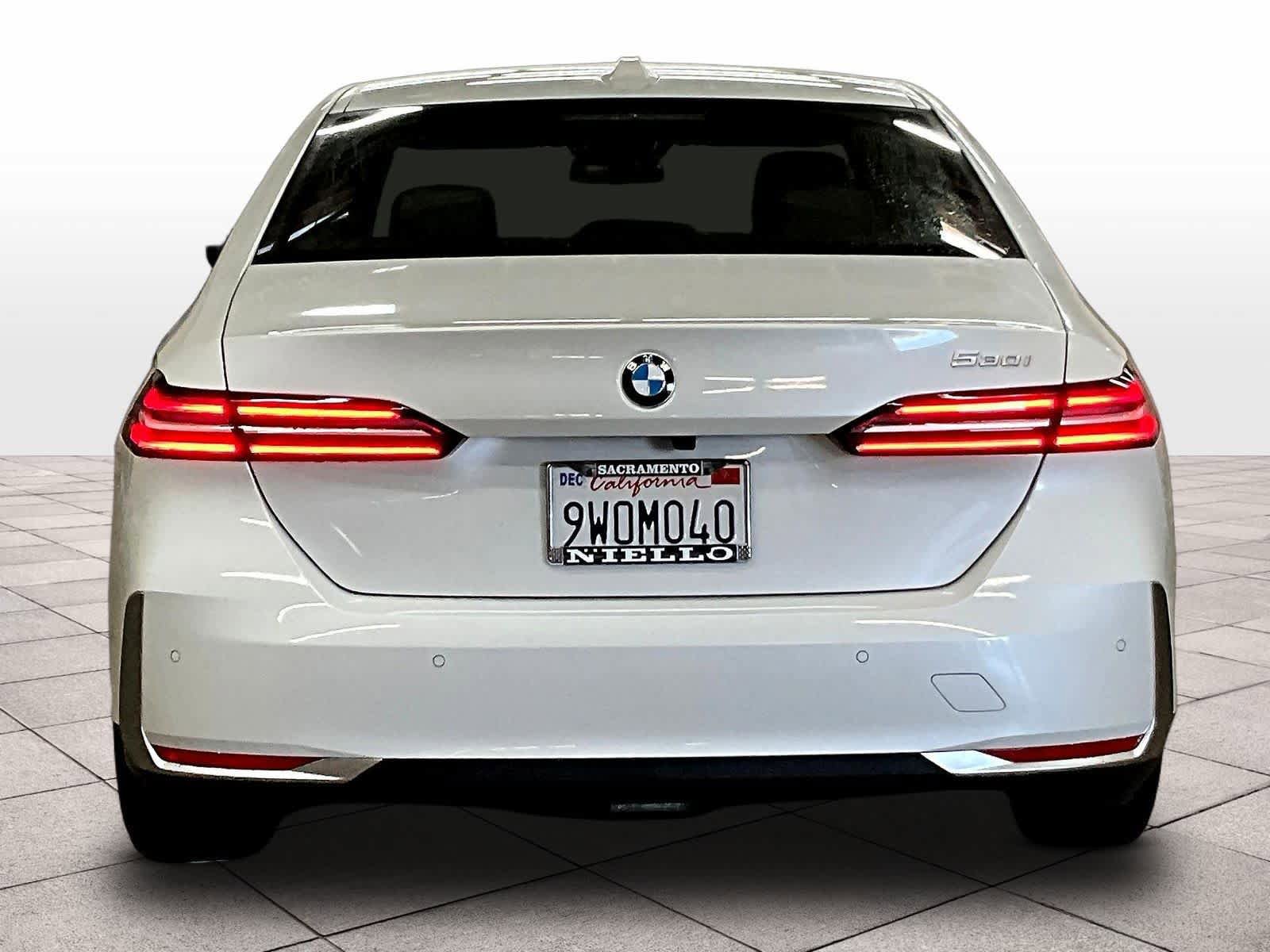 Used 2026 BMW 530i w/ Premium Package RWD image 7
