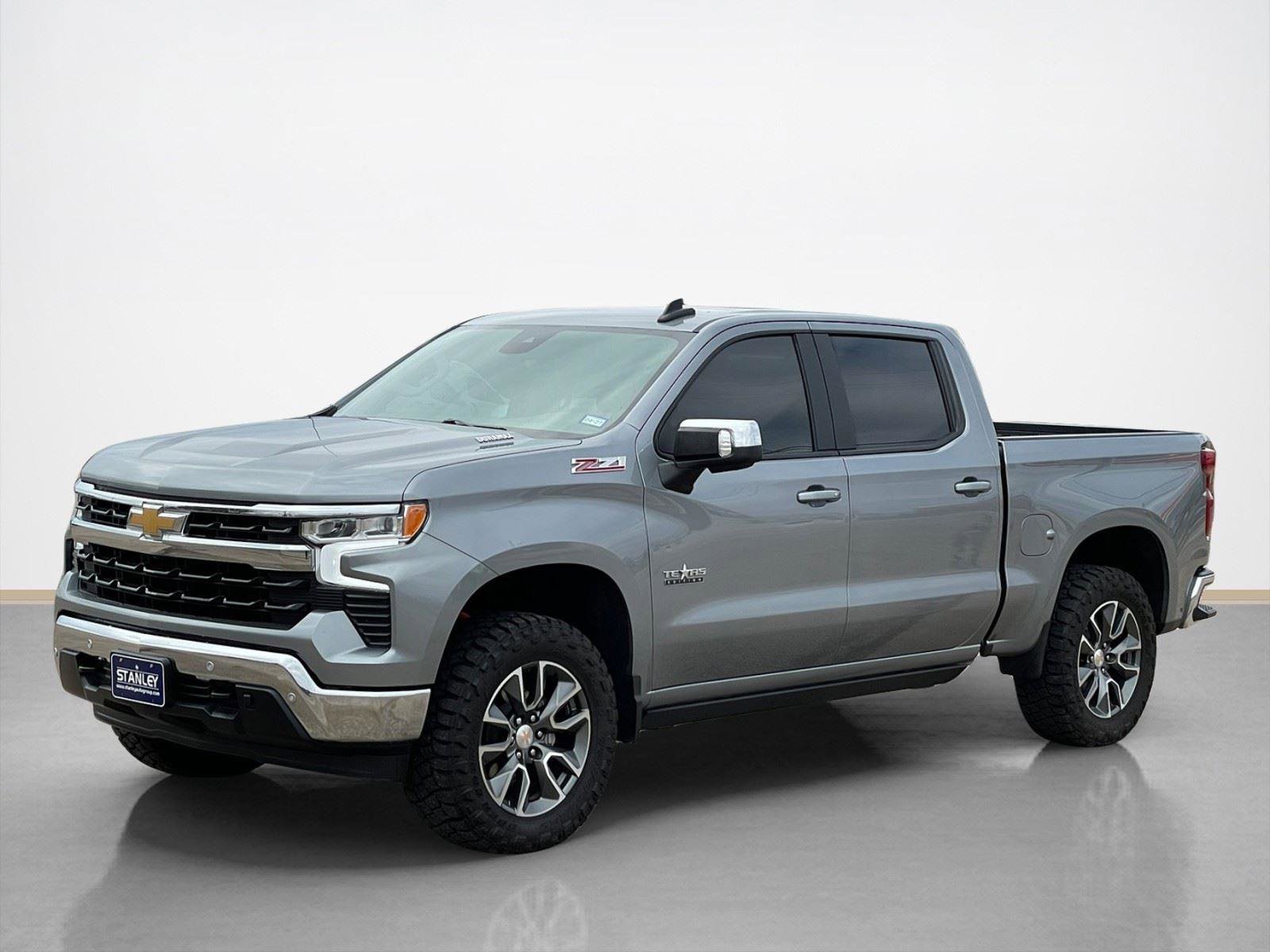 Used 2025 Chevrolet Silverado 1500 LT image 3