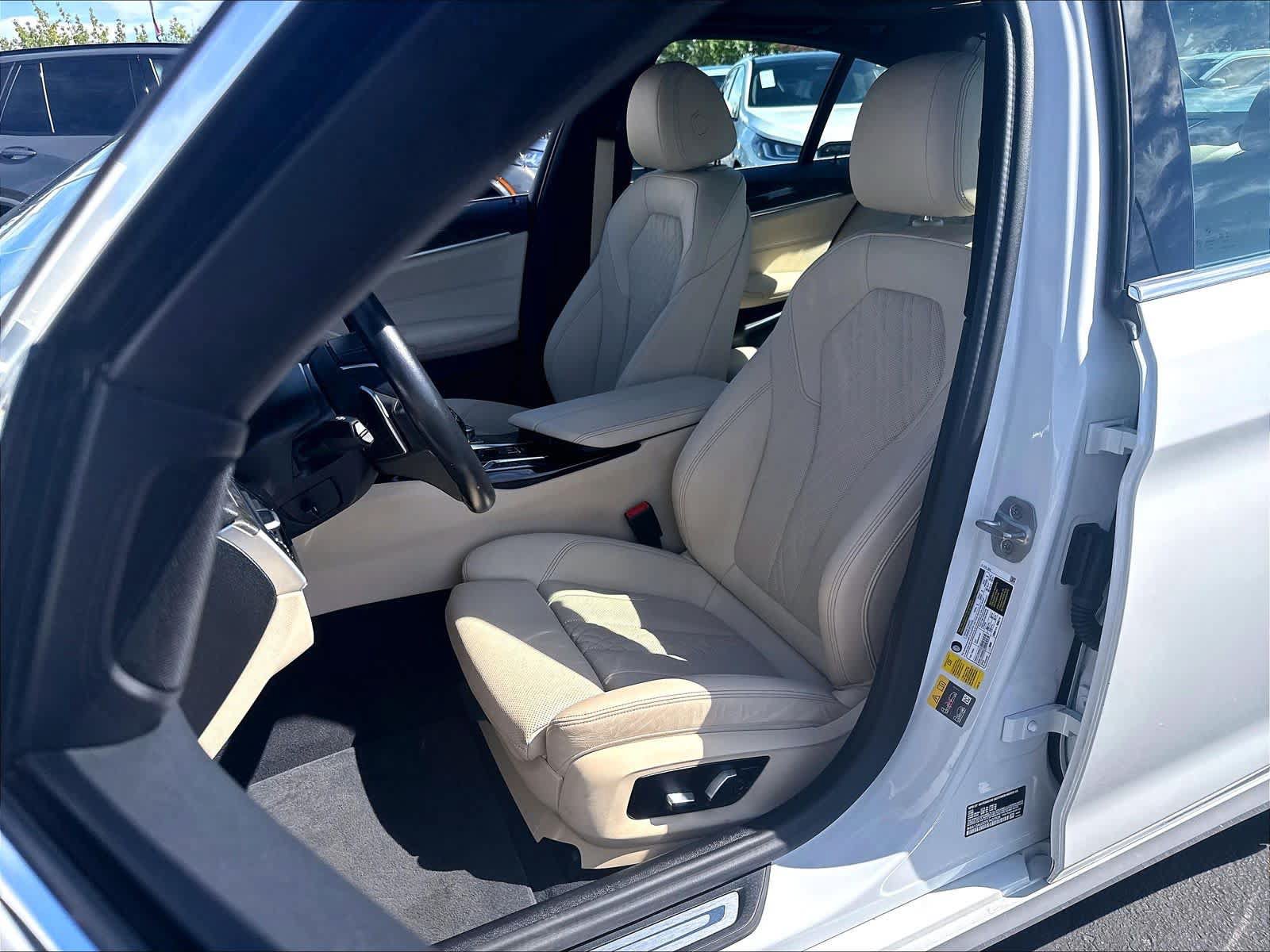 Used 2023 BMW 530e w/ Convenience Package RWD image 24