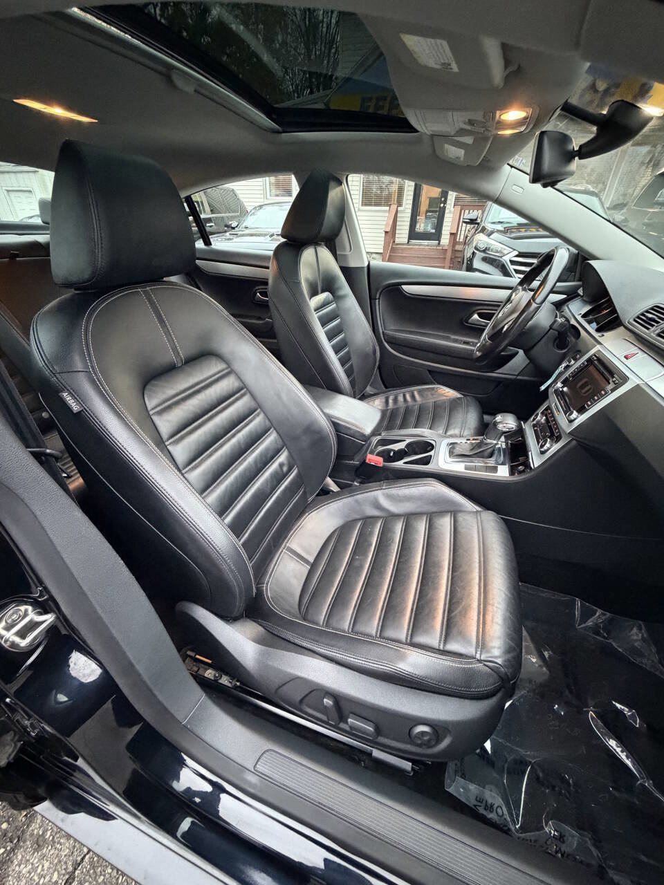 Used 2010 Volkswagen CC Luxury image 19