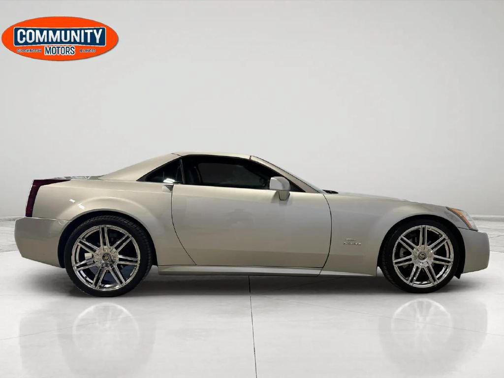 Used 2004 Cadillac XLR RWD image 9