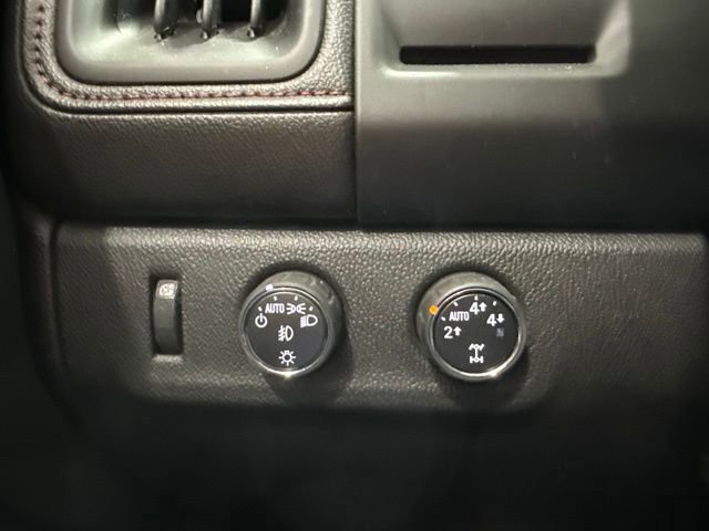 Used 2015 GMC Canyon SLE w/ All-Terrain Package AWD/4WD image 23