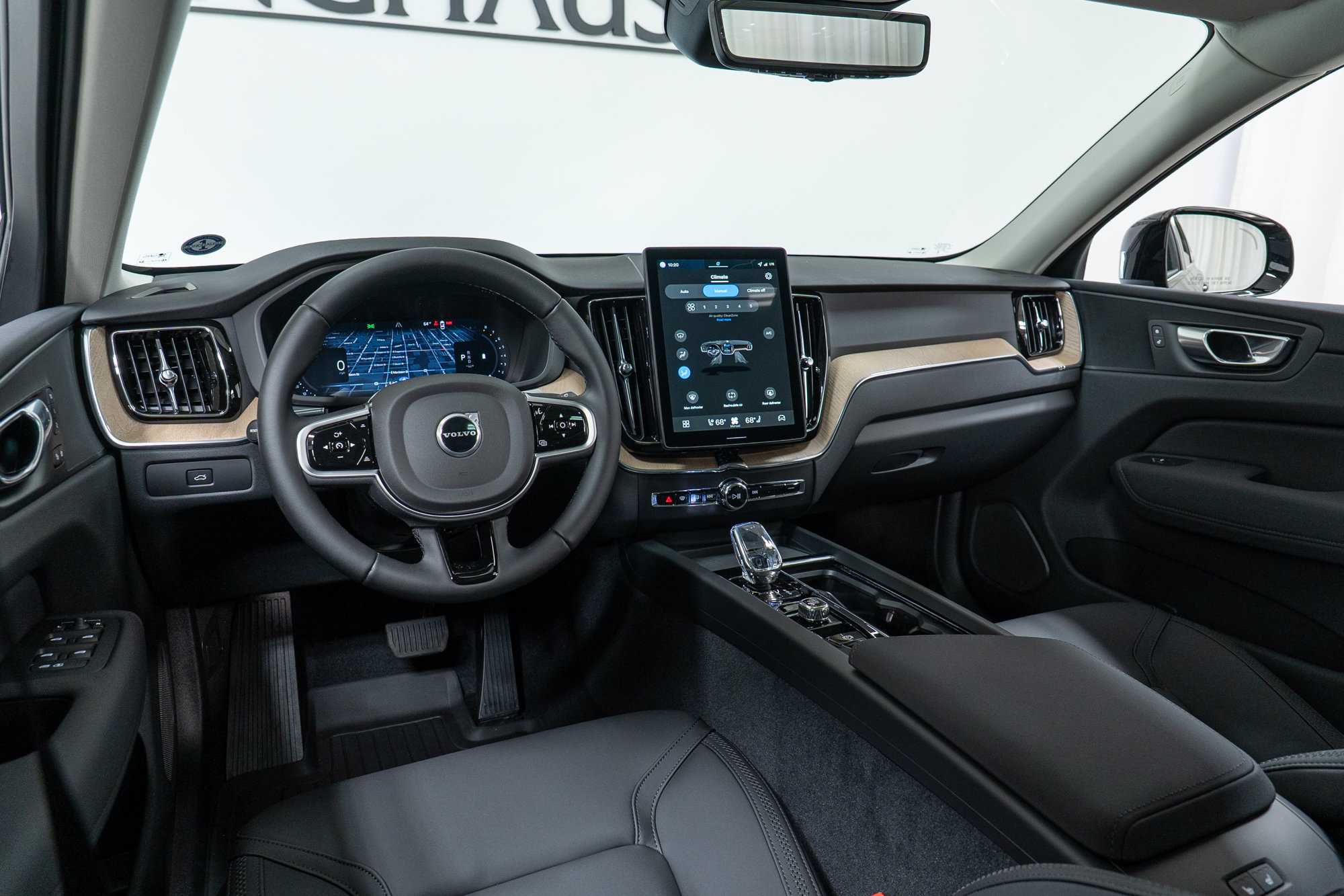 New 2026 Volvo XC60 B5 Core w/ Climate Package AWD/4WD image 16