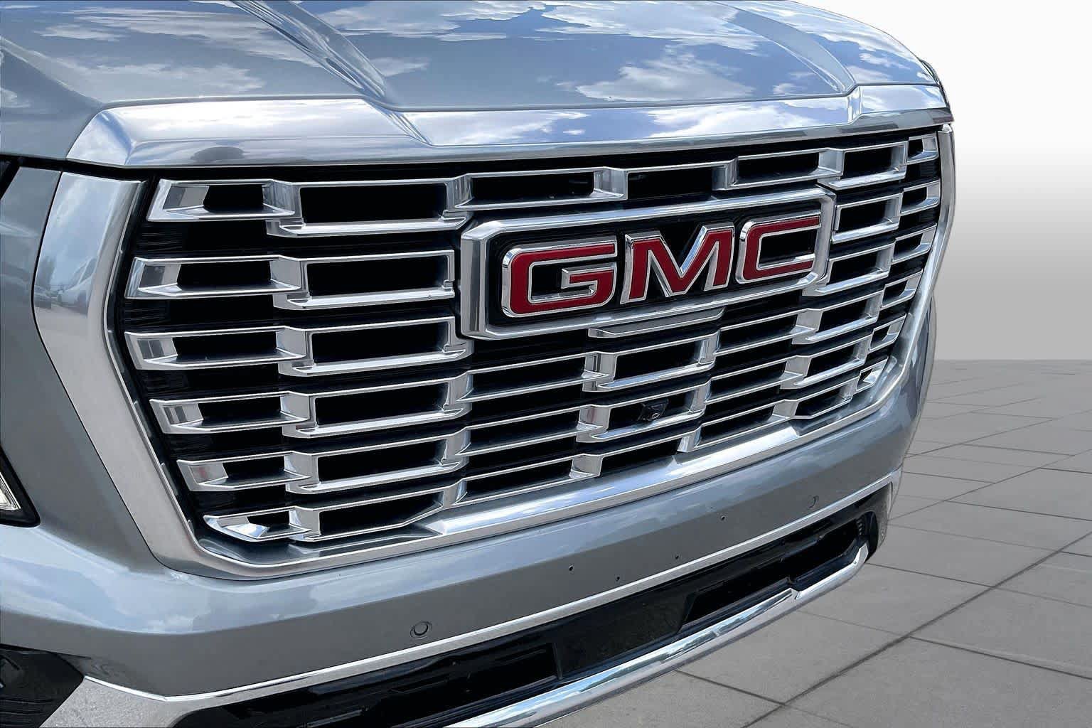 Used 2025 GMC Yukon XL Denali w/ Denali Reserve Package RWD image 30