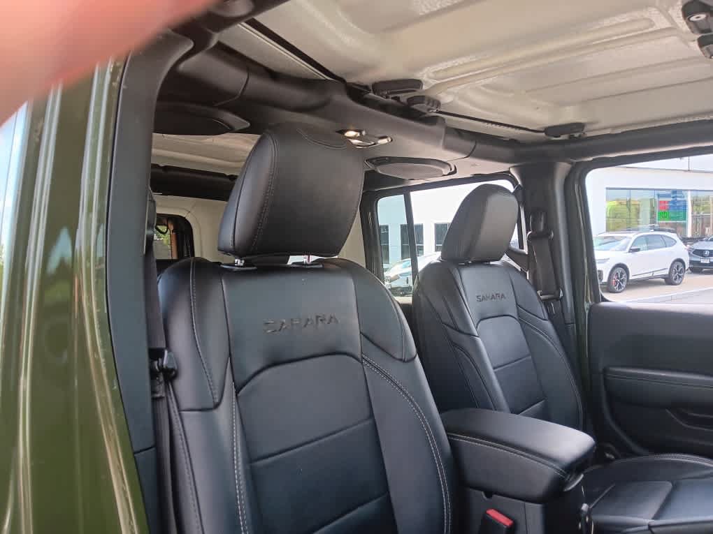 Used 2023 Jeep Wrangler Unlimited Sahara w/ Cold Weather Group AWD/4WD image 22