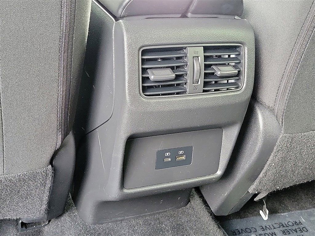 Used 2023 Nissan Rogue SV image 18