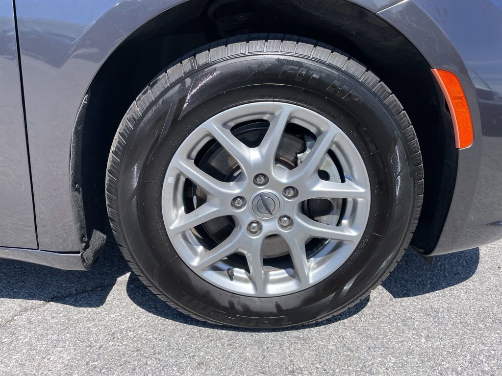 Used 2022 Chrysler Pacifica Touring-L FWD image 51